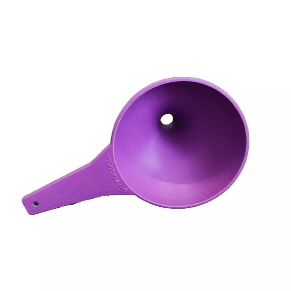 Tupperware Large Fuschia Purple Funnel Kitchen Gadget NEW - Picture 1 of 2